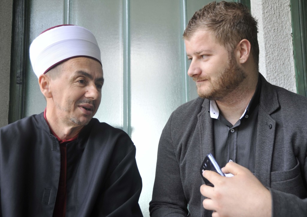 Efendija Bijelić: Samo riječi hvale