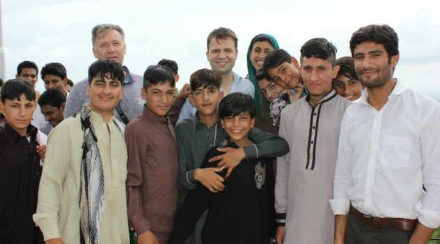 Ambasador BiH u Pakistanu sa srednjoškolcima koji dolaze u BiH