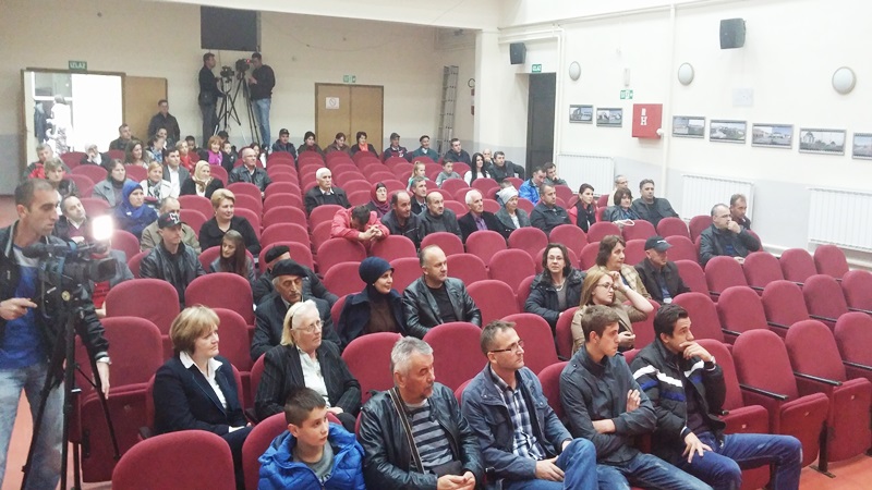 Podrška od medija iz Kalesije, Sapne, Tuzle i Sarajeva: Mali odziv građana, skoro bez predstavnika javnog i kulturnog života festival izvorne muzike 2015 5