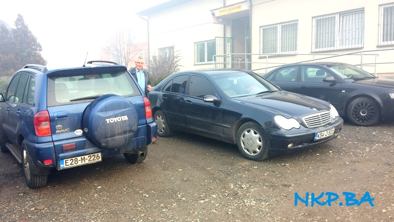 Pristup do Centra za socijalni rad obično blokiran automobilima centar za socijalni rad invalidi 2