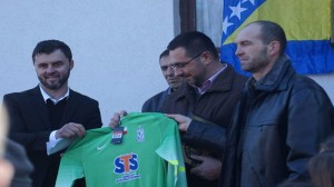 Dresovi fudbalera bili na aukciji, a sav prihod doniran za put u Potočanima
