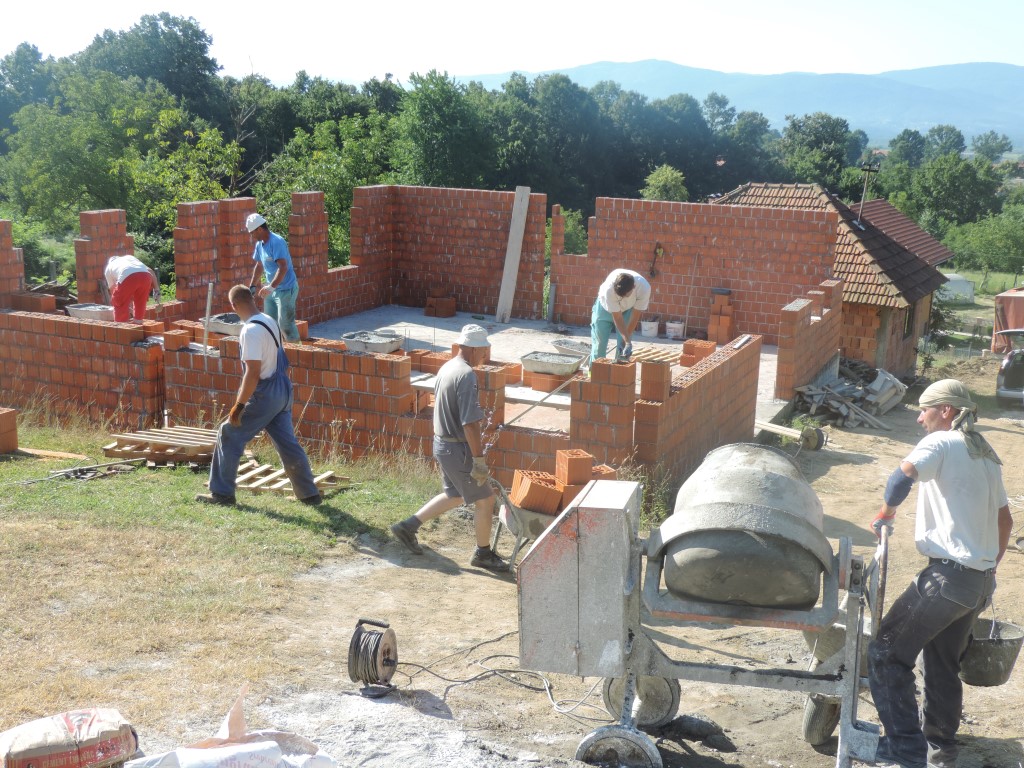 braca valjevac humanitarna akcija izgradnja kuce 2