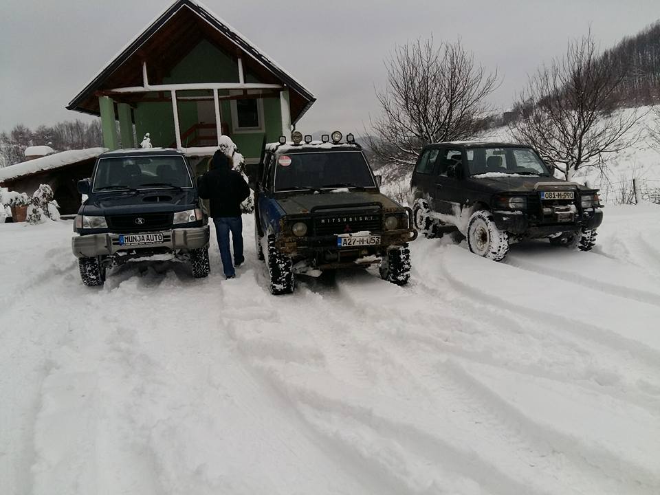 Zimska dostava hrane za divljac i obilazk lovackih kucica