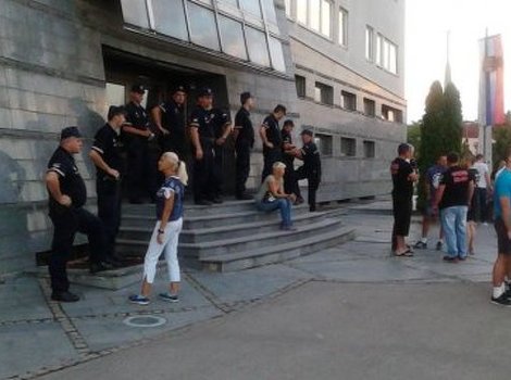 žene u crnom