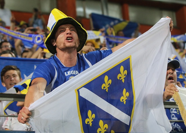 navijaci-bih-sa-zastavama-4