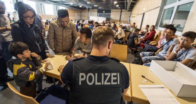 policija azil