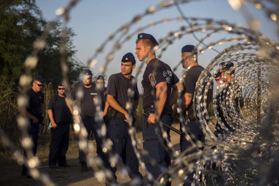 madjarska_policija_granice_ap