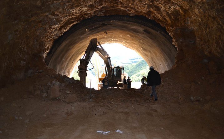 tunel kauraula