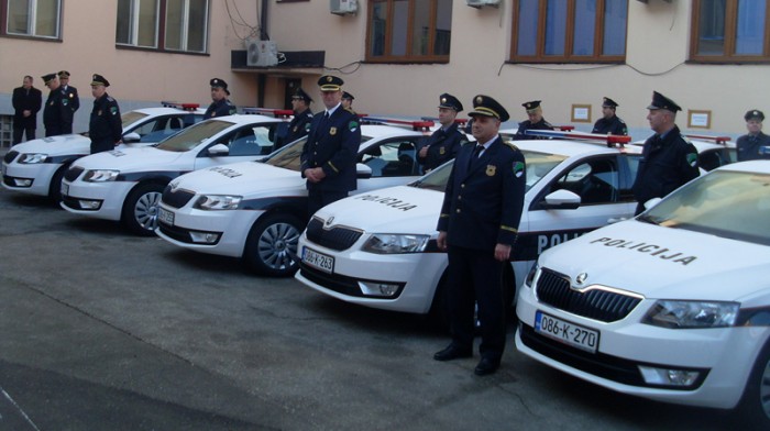 policija nova vozila skoda oktavija