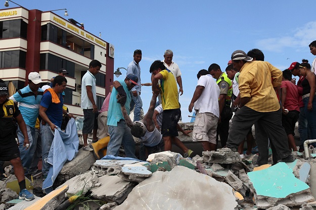 7.8 magnitude earthquake hit Ecuador and Colombia