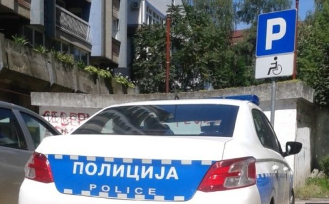 POLICIJSKO AUTO parking za invalide