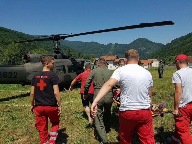 CRVENI KRIZ pra pomoc mars mira