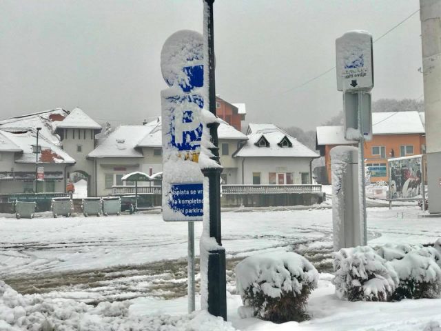 snijeg zima kal parking