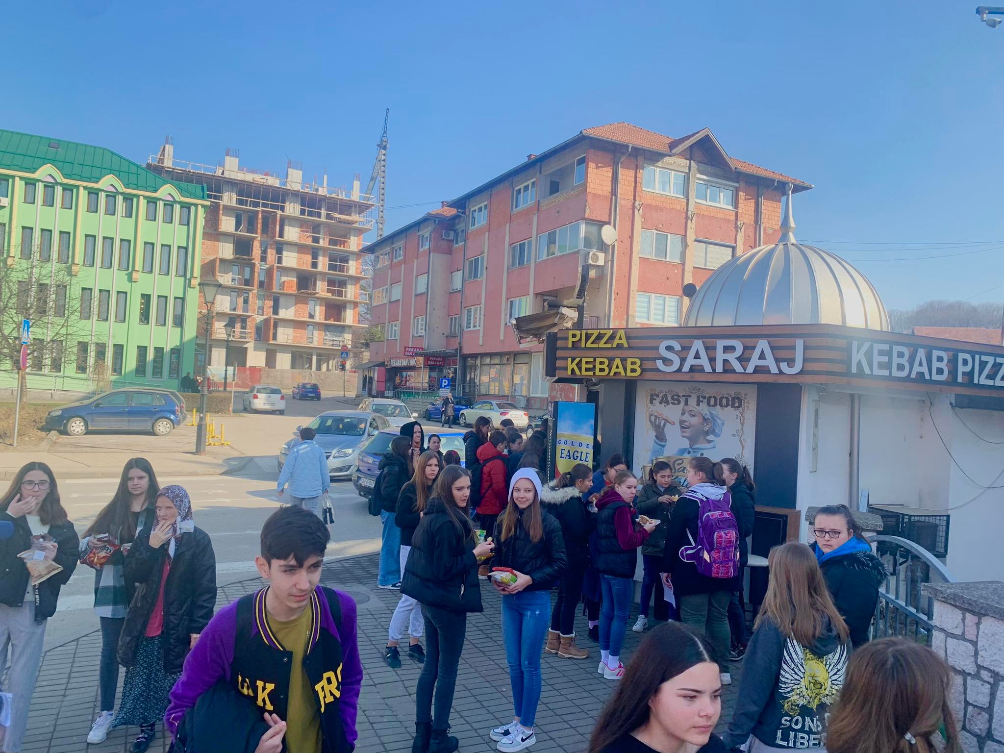 k kalesija centar sendvici doner ucenici odmor skola