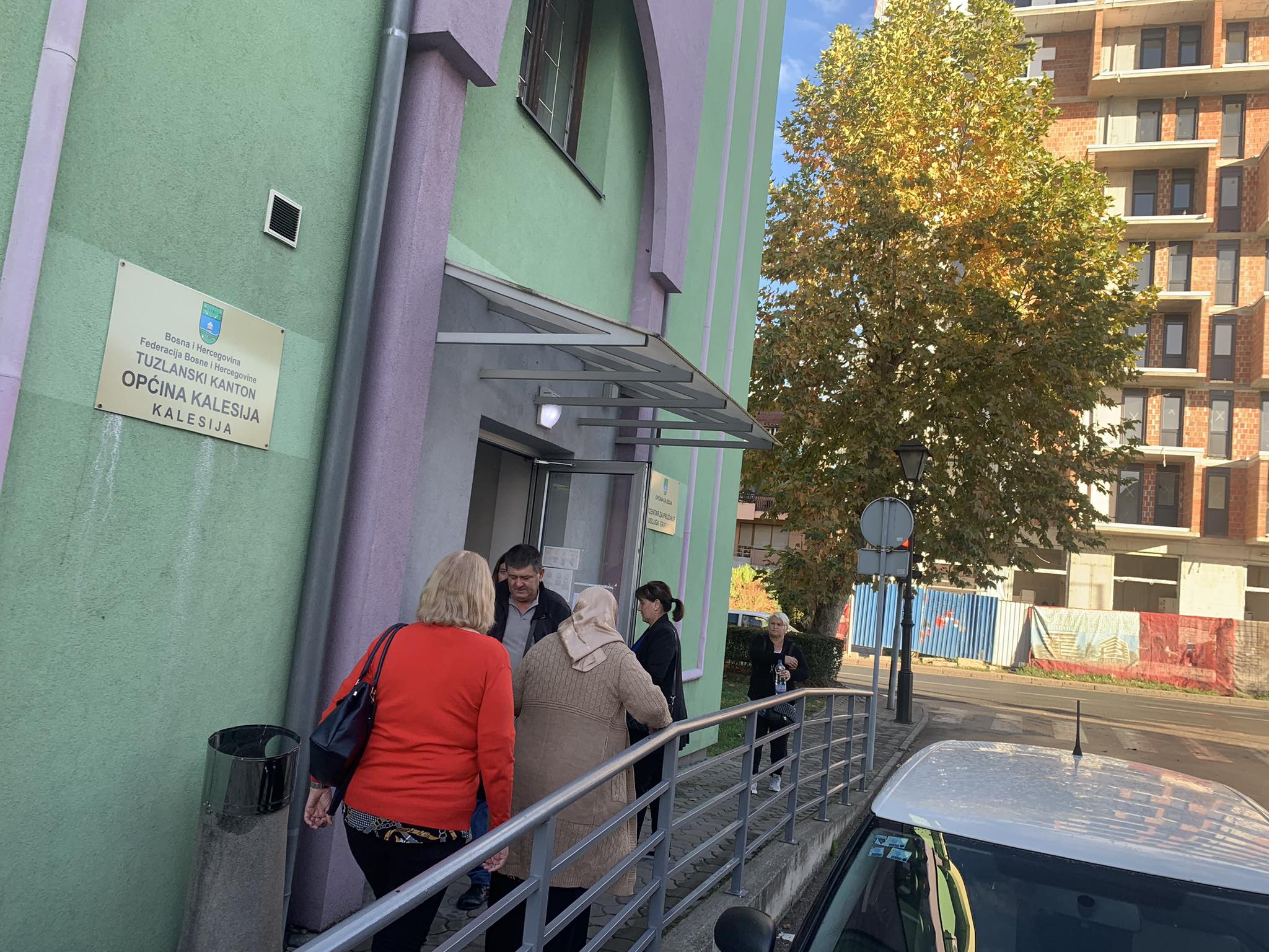 opcina kalesija SERVIS GRADANIMA salter sala guzve cekanje 1