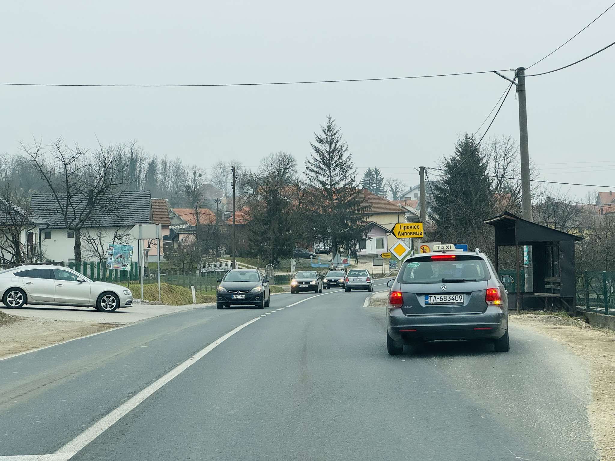 saraci lipovice saobracaj automobili 1