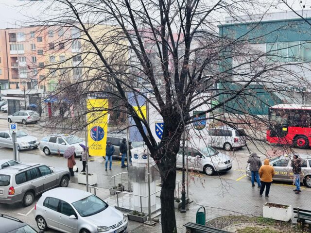 KALESIJA novembar 2025 centar taksi kisa spomenik civilnim zrtvama rata 1