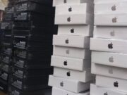 U Tuzli oduzeto 546 mobilnih telefona i 70 satova, vrijednost robe procijenjena na 450.000 KM