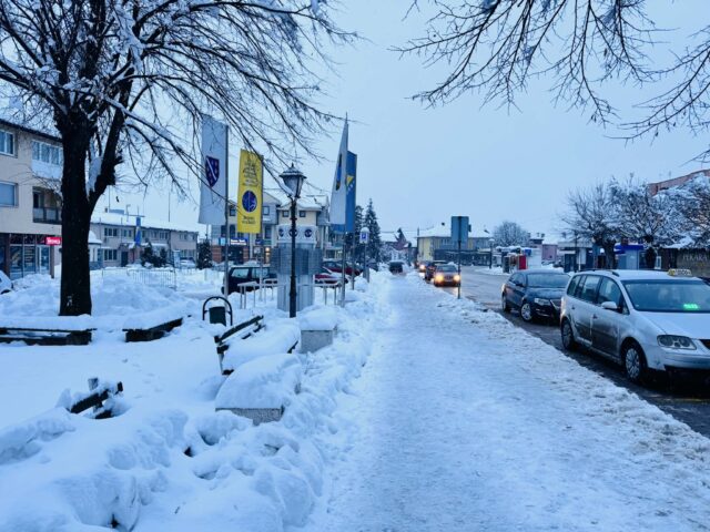 kalesija c trotoar pjesacka zona januar 2026 zima snijeg 1