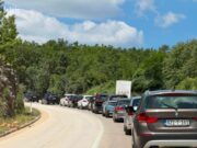 Počele ljetne gužve na granici BiH i Hrvatske, putnici prema moru čekaju duže nego inače